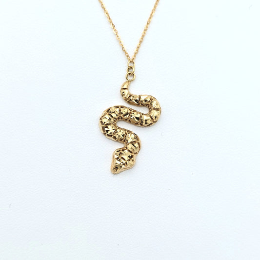 Collana in oro giallo 18 kt con serpente diamantato. COL-ORO015.